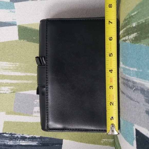 Michael Kors Cute Crossbody In Black With Light Gold Tone Hardware EUC - Picture 8 of 14